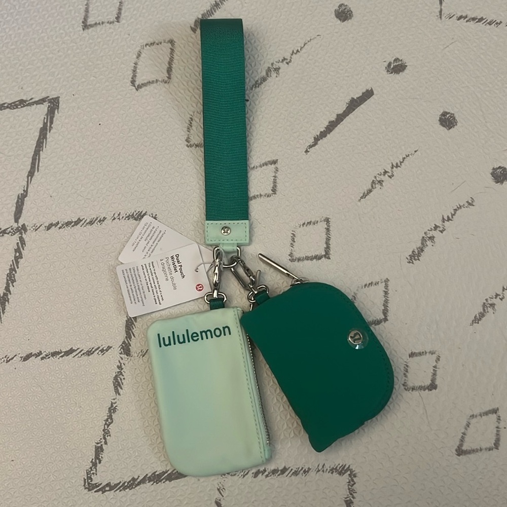 NWT LULULEMON DUAL POUCH WRISTLET